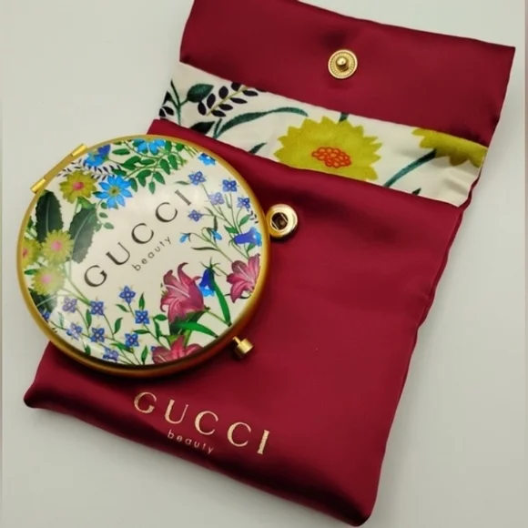 Gucci Floral Compact Mirror With Silk Red With Floral Inside Case - Picture 1 of 6